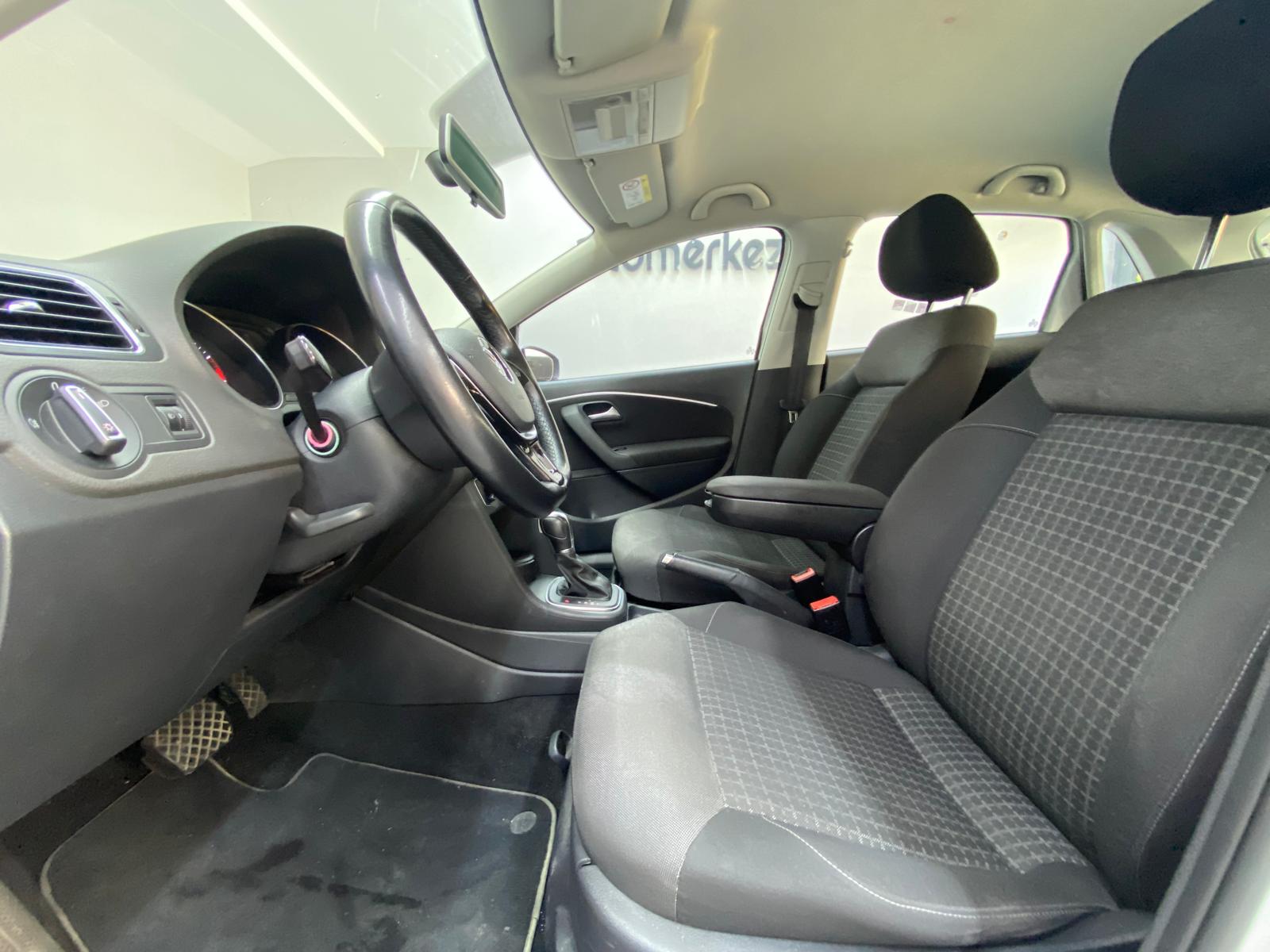 VOLKSWAGEN POLO 12